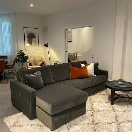 Brand New 3-Bedroom Home In London Bagian luar foto